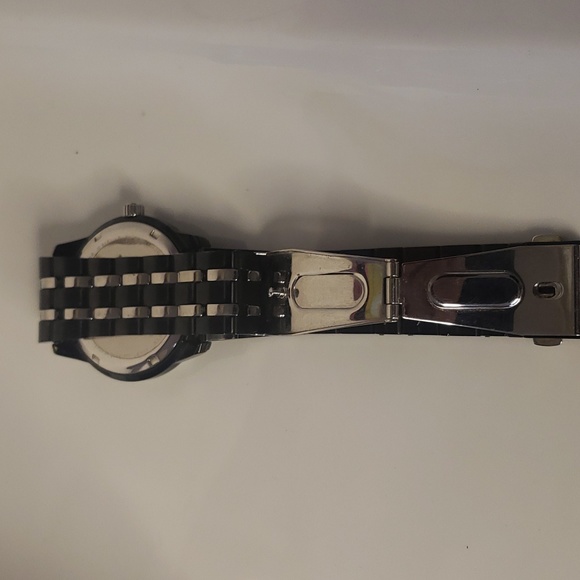 CITIZEN ECO DRIVE WATCH WITH BOX - Picture 4 of 7